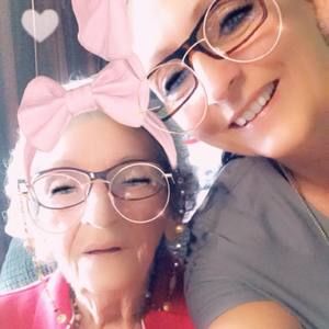 Meet your Posher, Carla